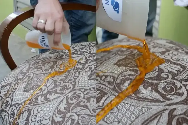 Teste de impermeabilização em tecido: o líquido derramado escorre sem penetrar